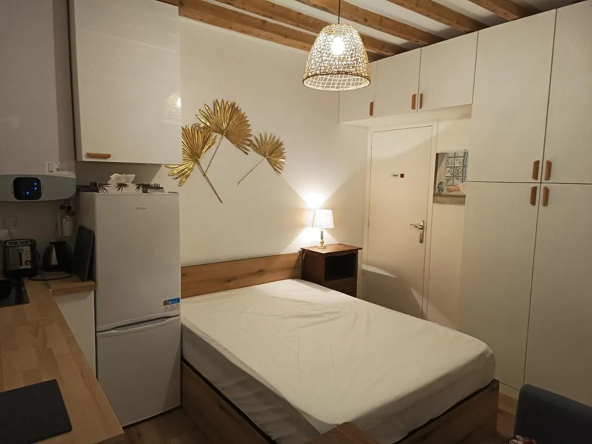 Studio, Place De La Nation, 1Mn A Pied Du Metro 1,2,6,9 Et Rer A 巴黎 0*,  法国